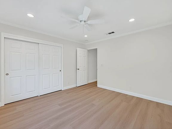 5th image of 4897 Kingbrook Dr