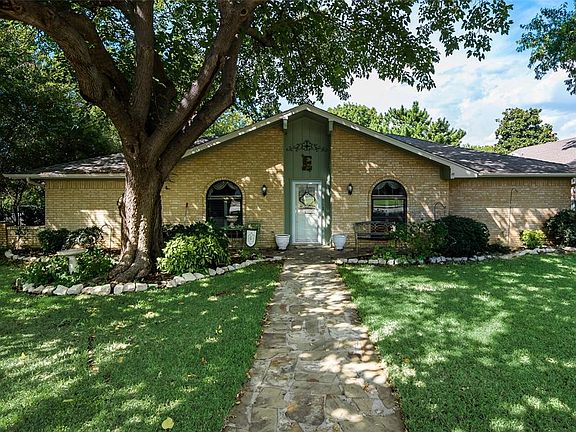 2nd image of 1361 Juniper Ln