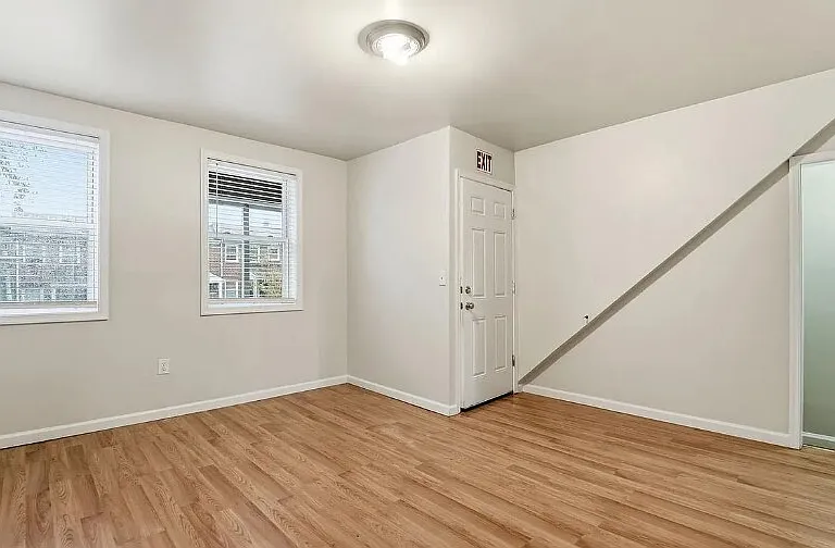 1310 N Ellwood Ave — Photo 5