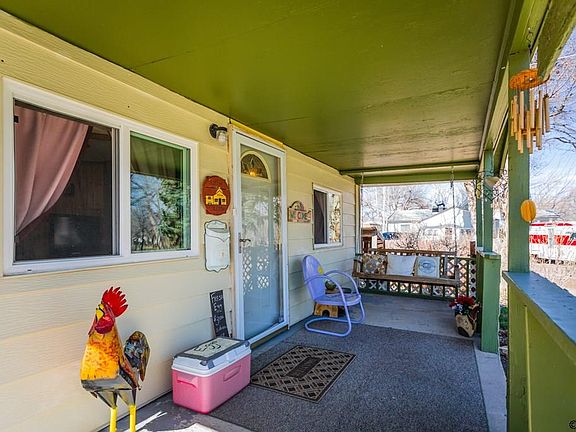 2nd image of 307 Oak Creek Ave