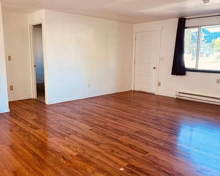 102 E Helena Ave — Photo 5