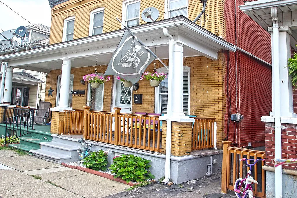 71 Schultz Ave photo 1