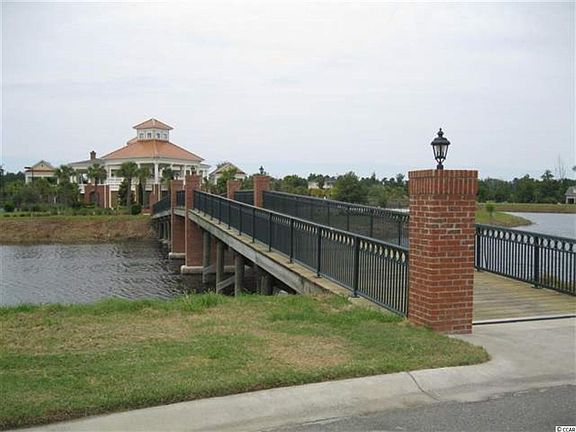 3rd image of 409 Plantation Oaks Dr
