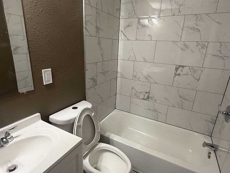 2nd image of 2352 Hubbard Ave