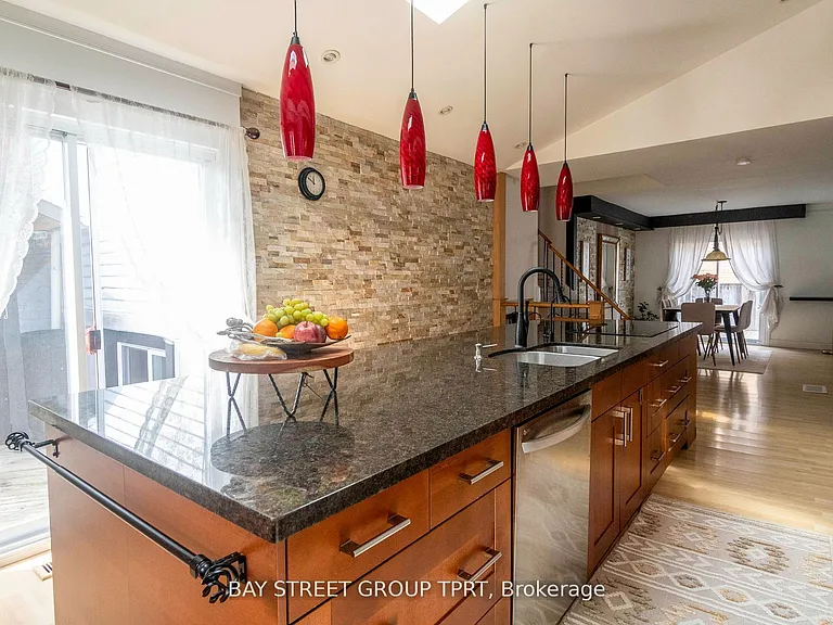 6 Blackthorn Ln — Photo 10