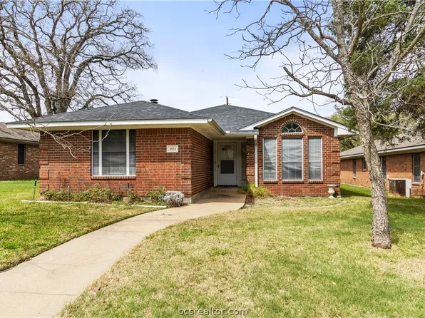 1821 Gettysburg Ln, Bryan, TX 77802