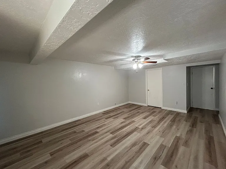 428 N 200 E — Photo 11