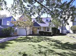 23 Edgewood Ct, Decatur, IL 62522