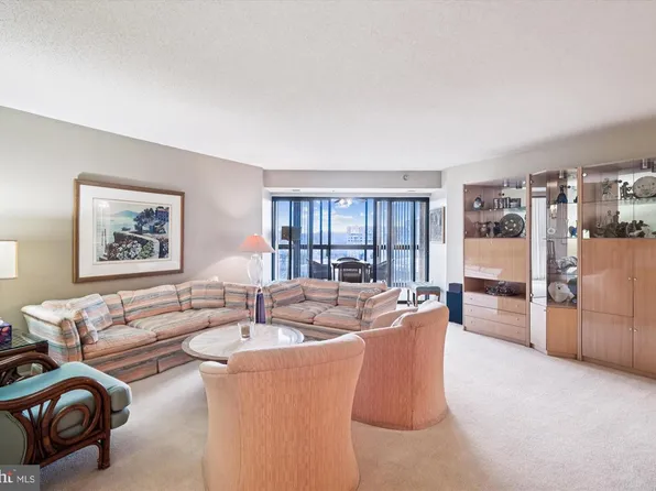 3310 N Leisure World Blvd #6-526, Silver Spring, MD 20906