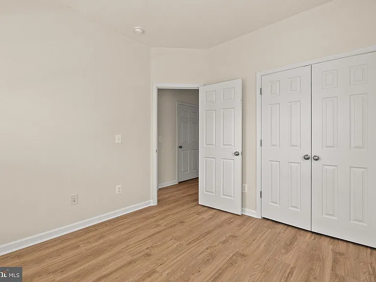 614 Savile Row Ter — Photo 21