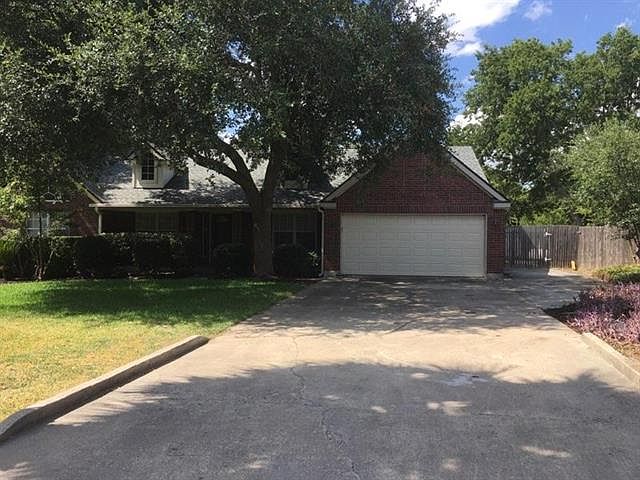 2nd image of 2808 Pin Clover Ct