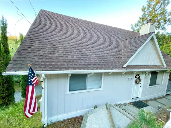 28201 Grenoble Dr, Lake Arrowhead, CA 92352