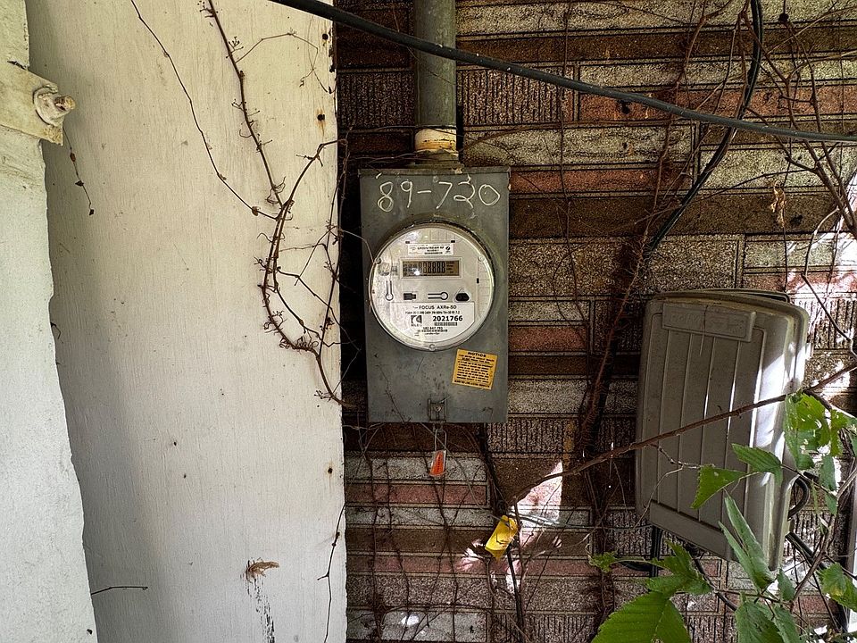 10th image of 2210 N Hurricane Creek Rd