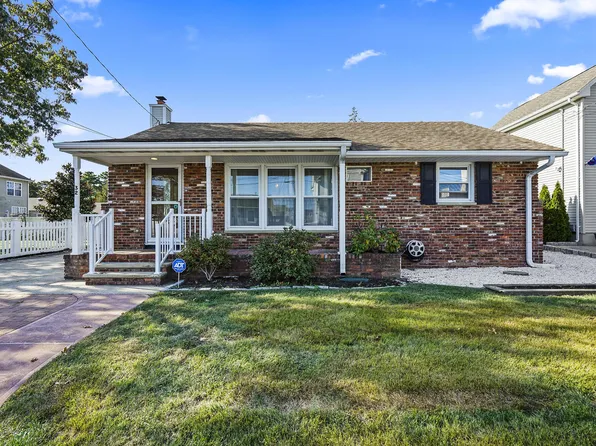 32 Sage Rd, Toms River, NJ 08753