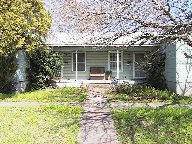 1st image of 218 W 51st St