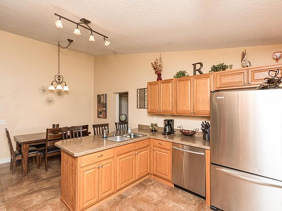 5th image of 1383 S Wembley Cir