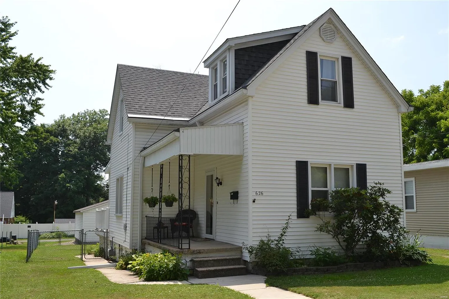 626 Union Ave photo 1