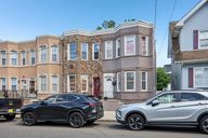 1_2 Howe Ave-2105-001.jpg