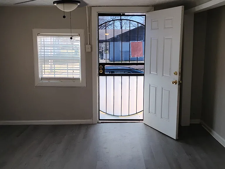1112 S Lilly St — Photo 4