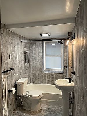 3rd image of 5783 Mosholu Ave #1