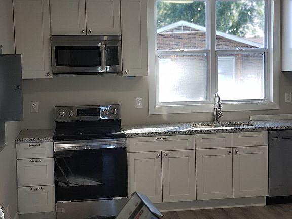 New cabineys,cabinets, countSamsungappliances