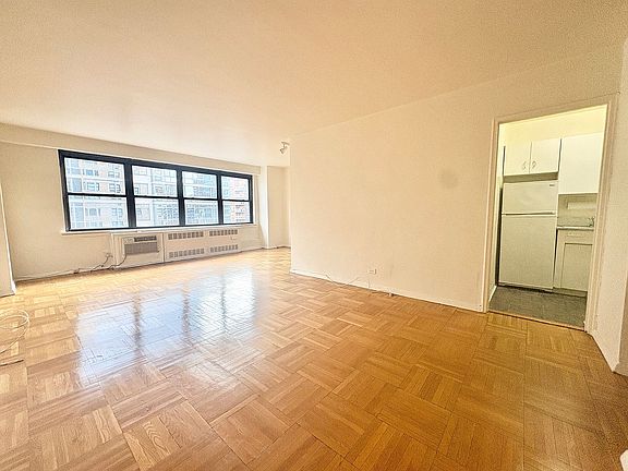 5th image of 399 E 72nd St APT 12C