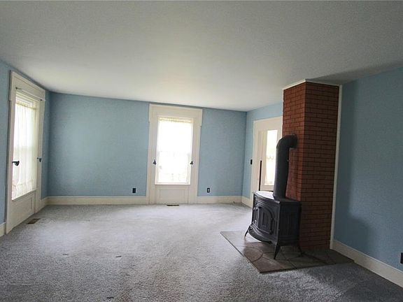 5th image of 2140 S Maple Ave