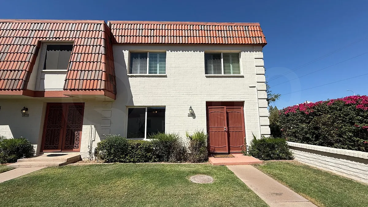 3 bed, 2.5 bath, 1608 sqft, $2,699 — Photo 2