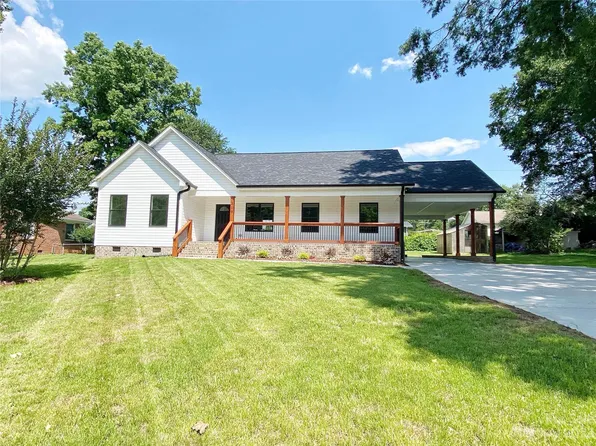 210 Rock Creek Dr, Lincolnton, NC 28092