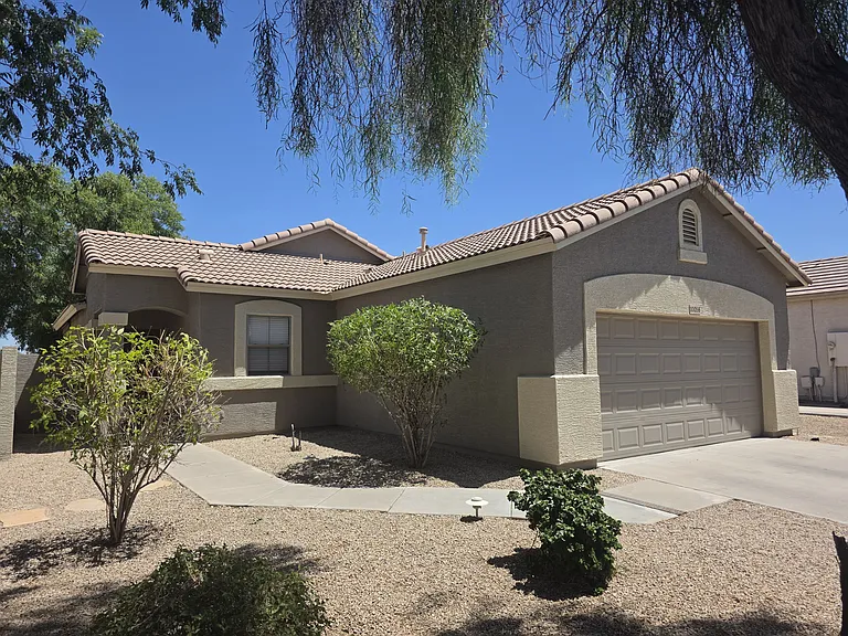 10058 E Kilarea Ave — Photo 2