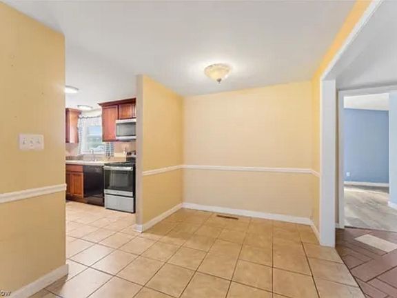 4th image of 5237 Kuszmaul Ave