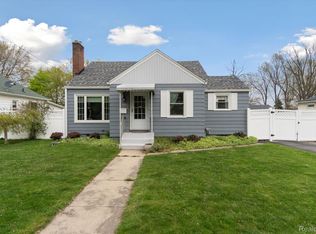 319 Oakwood Ave, Owosso, MI