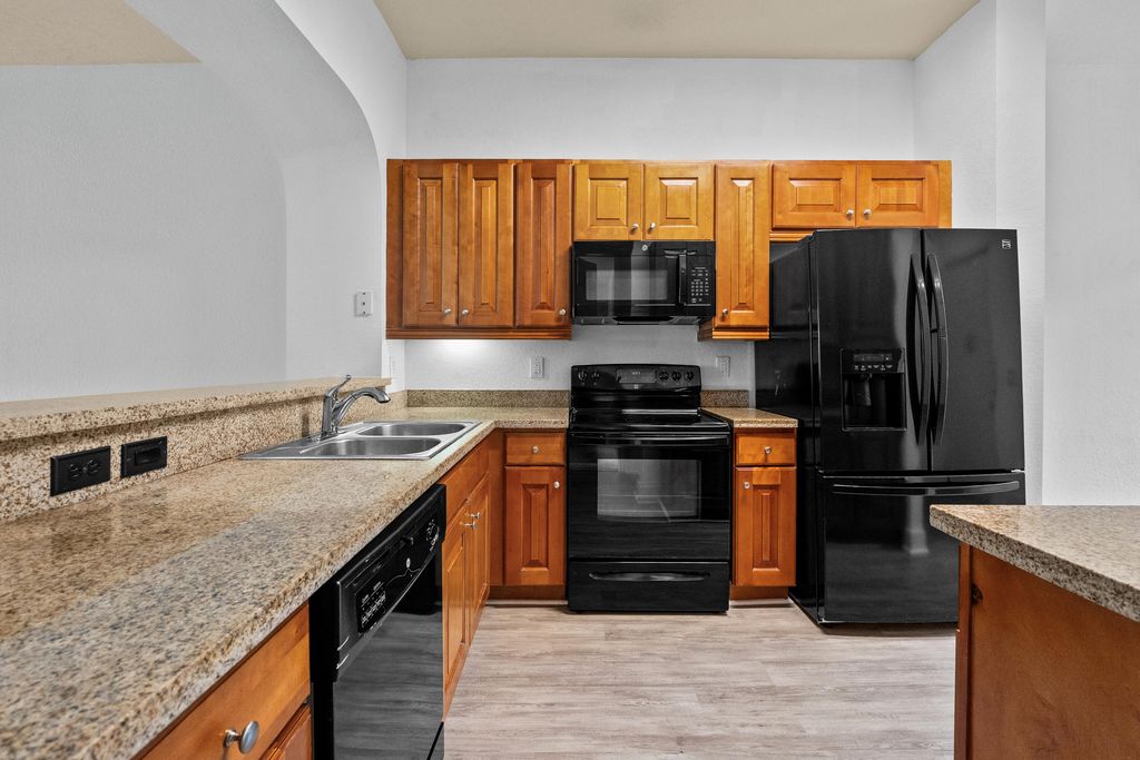 3500 Oaks Clubhouse Dr APT 109, photo 6