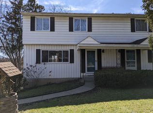 907 Hooper Rd, Endwell, NY 13760