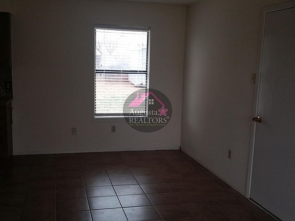 4th image of 3665 Georgetown Dr