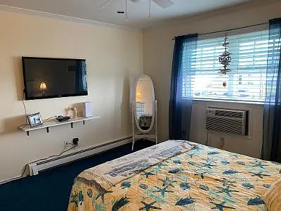 709 Ocean Ave #15 — Photo 9