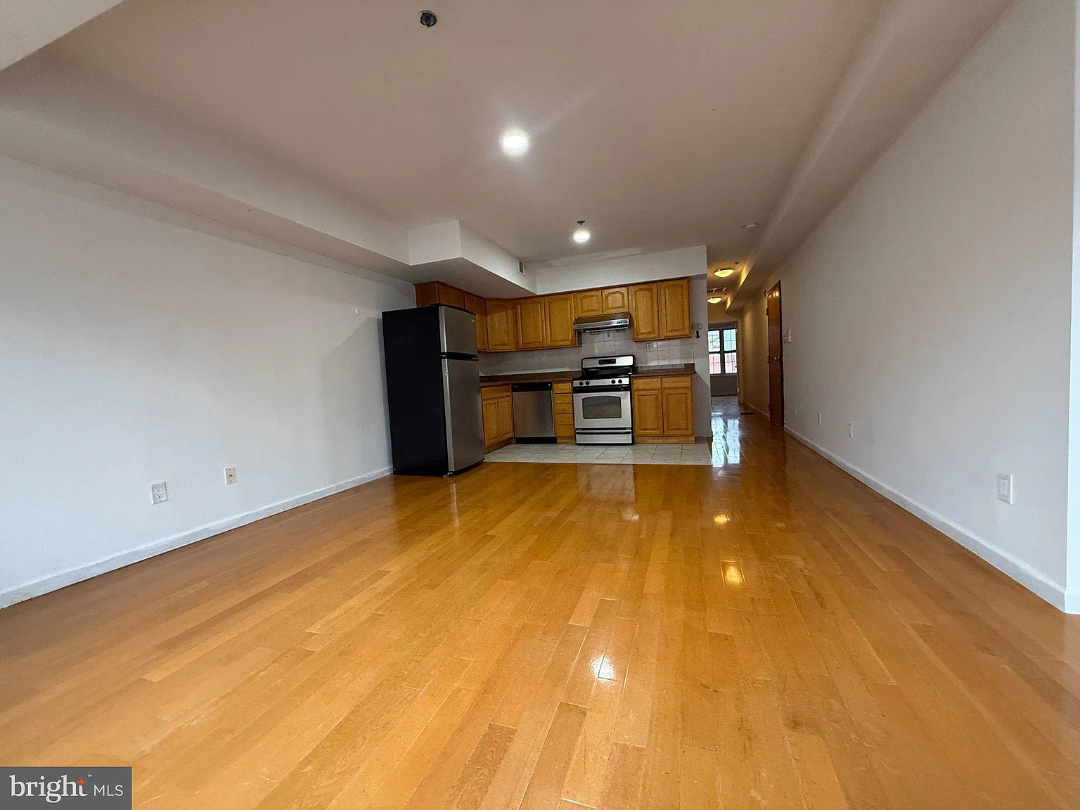1 bed, 1.5 bath, 798 sqft, $1,500 — Photo 2