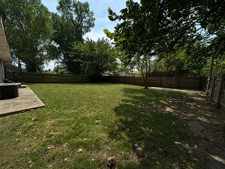 1610 S Saint Louis Ave #1 — Photo 26