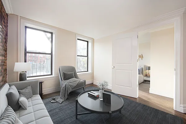 Rented by R New York | media 32