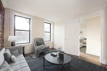 Rented by R New York