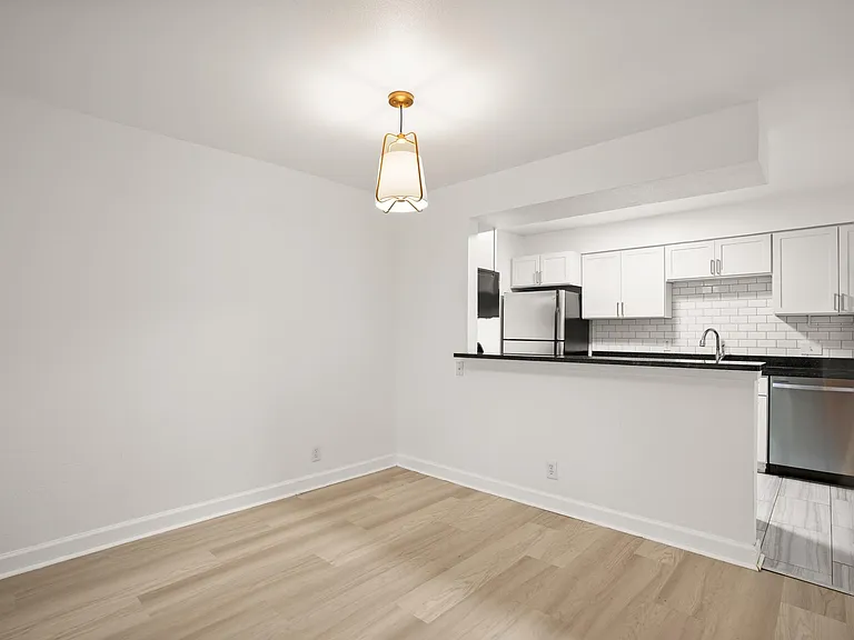 2020 S Congress Ave #2102 — Photo 2