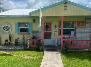 5421 Circle Dr, Weeki Wachee, FL 34607