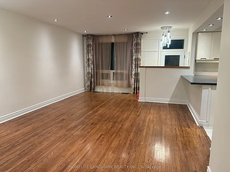 307 Axminster Dr — Photo 3