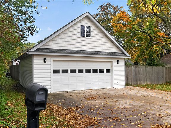2nd image of 2513 Parkview Ave