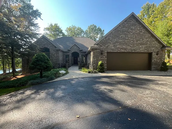 9283 Candlestone Dr, Stanwood, MI 49346