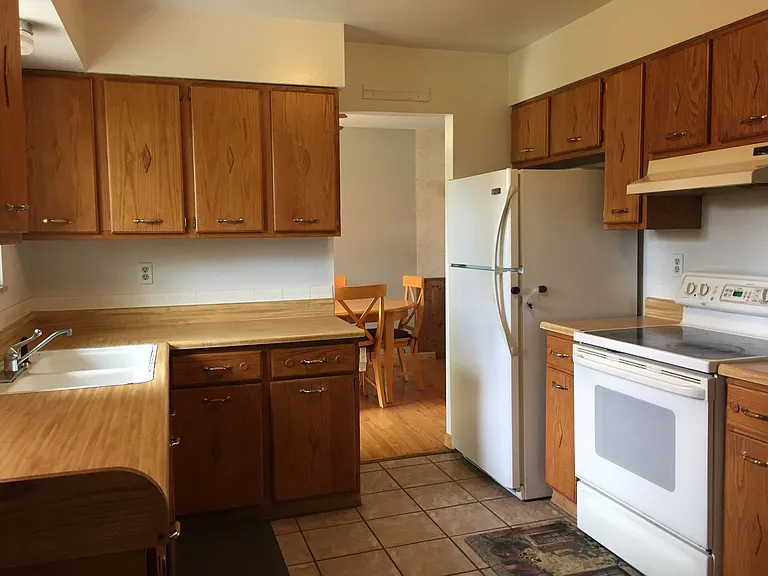 1253 Brookfield Dr — Photo 6