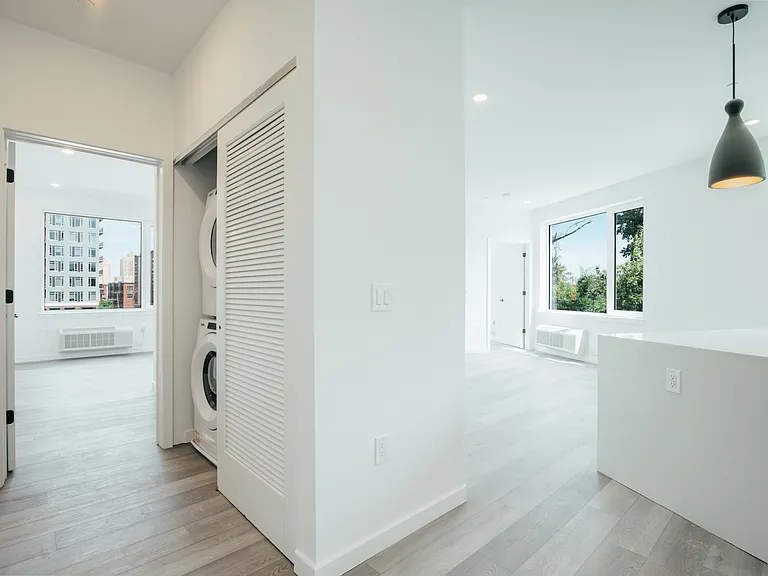 130 Monitor Street — Photo 8