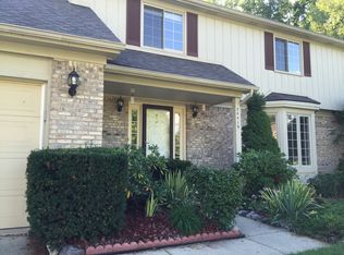 24419 Bramblewood Dr, Novi, MI