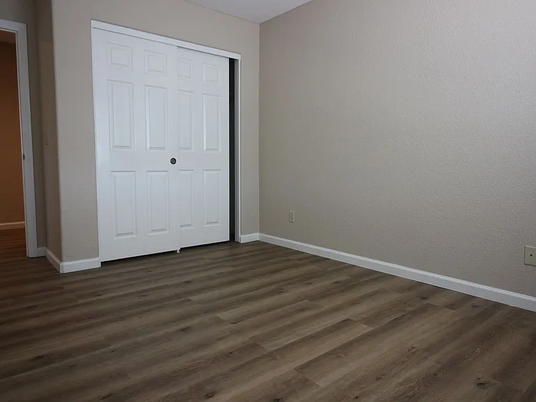 402 Healdsburg Ave — Photo 14