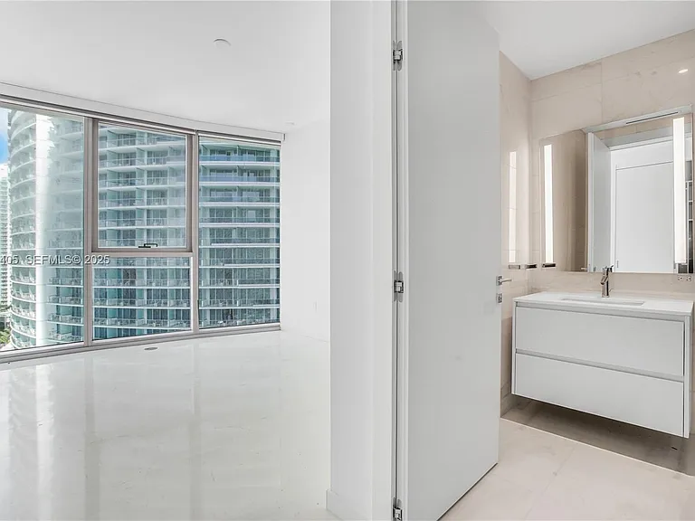 300 Biscayne Boulevard Way #2107 — Photo 10